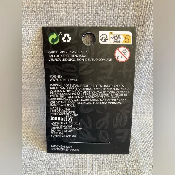 Loungefly Disney The Aristocats Marie & Duchess Portrait Enamel Pin - Picture 3 of 3